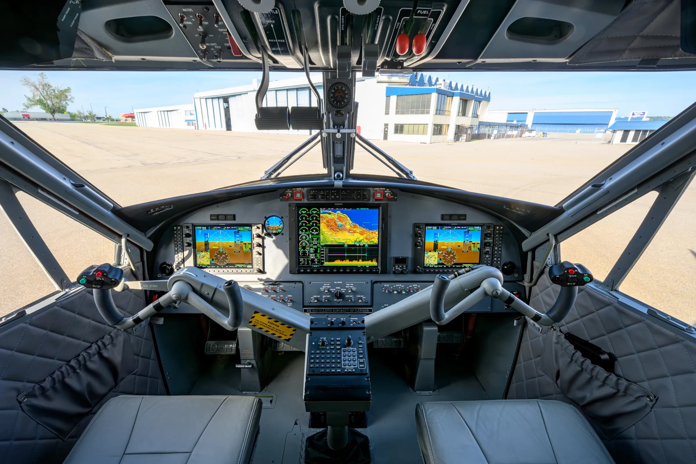 The Garmin G1000 NXi flight deck of the Twin Otter Classic 300-G